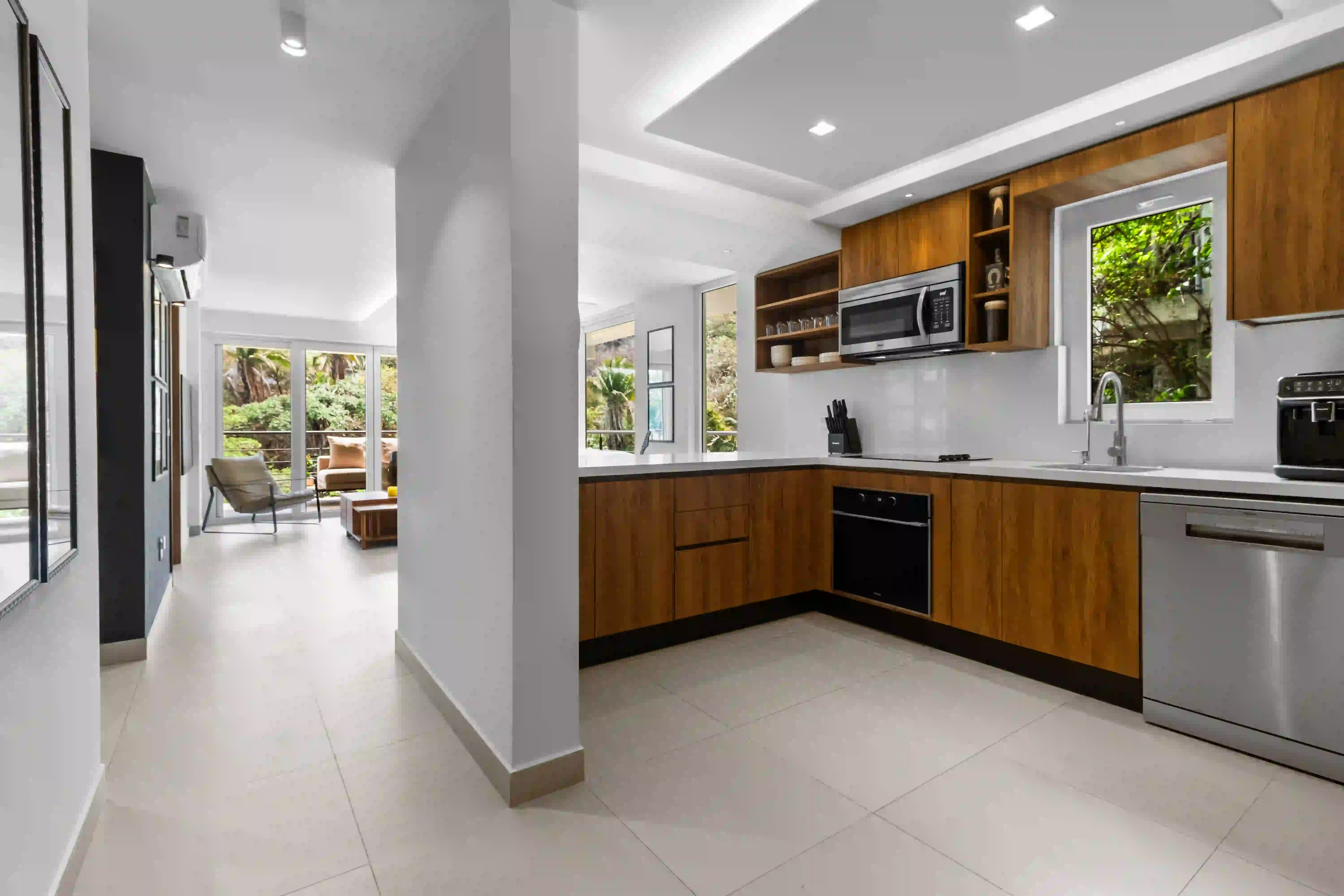 SEAVIEW 402 Interior